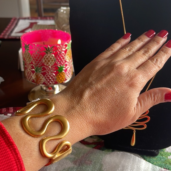 NWT Trina Turk necklace and bracket set - Picture 6 of 9